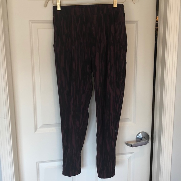 Lululemon Track Pants - sz 6 - Picture 2 of 7